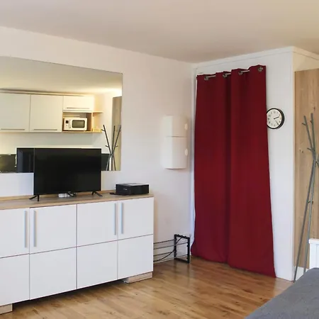 Apartment Bright - Near Garden